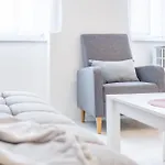 Very Central New Comfy Studio Loft