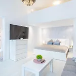 Very Central New Comfy Studio Loft