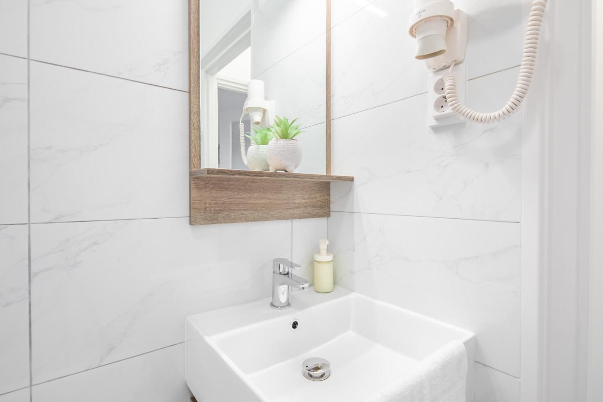 Very Central New Comfy Studio Loft Apartment *